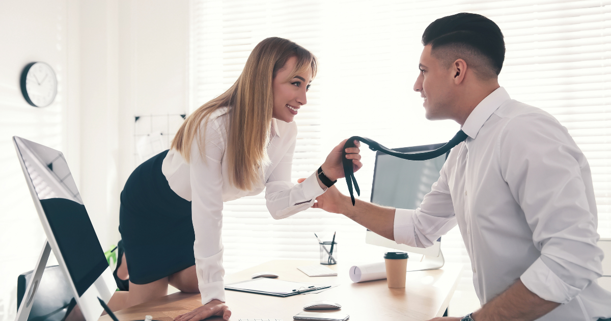 L’amour au travail – flirter entre collègues…